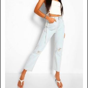 Light washed Boohoo mom jeans